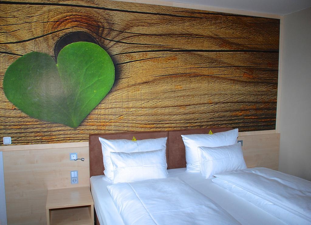 Hezelhof'S Radl-Hotel Wassertruedingen Ngoại thất bức ảnh