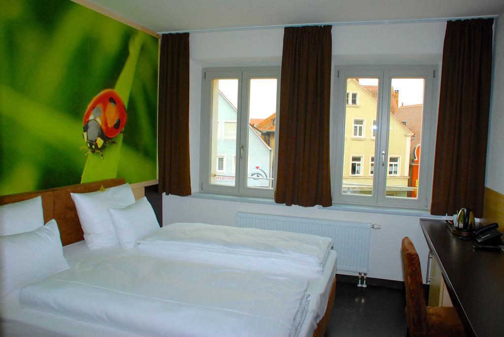 Hezelhof'S Radl-Hotel Wassertruedingen Phòng bức ảnh