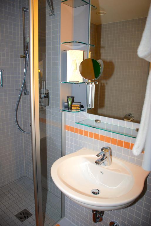 Hezelhof'S Radl-Hotel Wassertruedingen Phòng bức ảnh